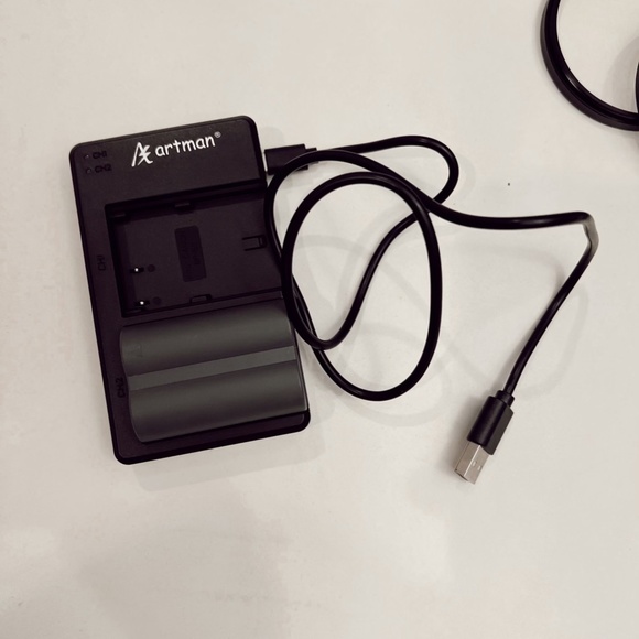 CANON EOS 20D DIGITAL SLR CAMERA with CANON 28-135MM LENS! with camera bag - Picture 14 of 16